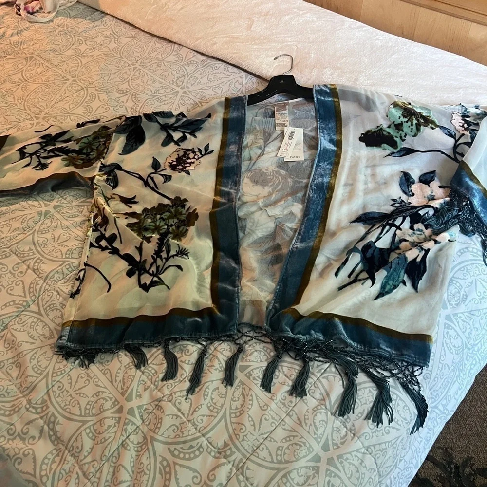 Chico’s velvet cardigan, new, with beads - Picture 3 of 5